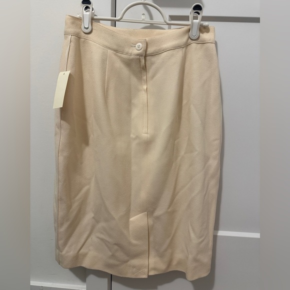 Lord & Taylor Cream 100% Wool Pencil Skirt Size 8P Petite Women’s - Picture 4 of 10